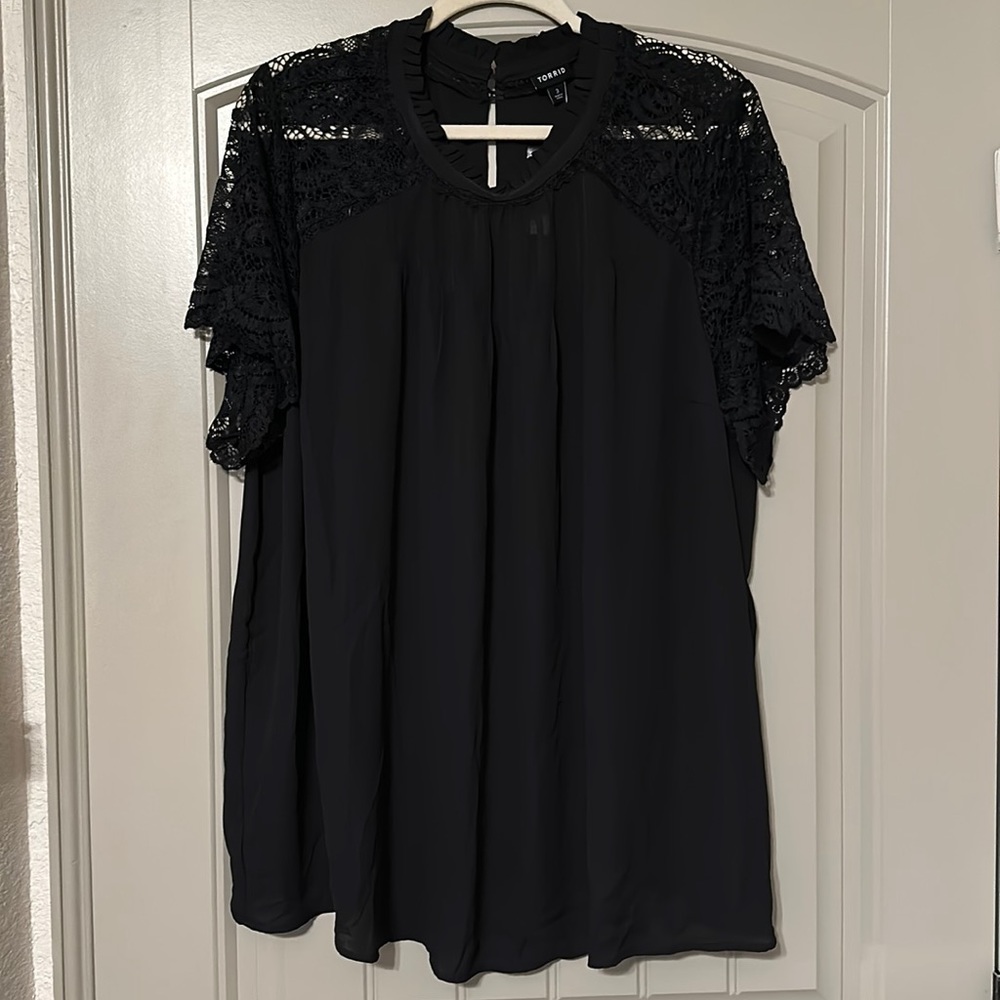 NWT Georgette Lace Trim Blouse Size 3 Black